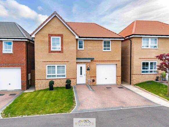 4 bed property, in Lodge Lane, £300,000