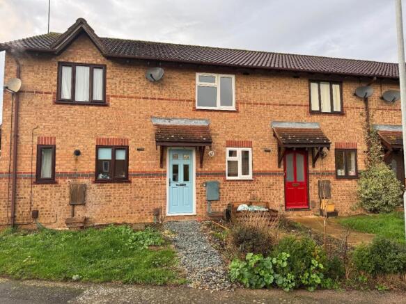 2 bed property, in Sycamore Drive, £182,500