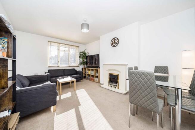 3 bed property, in Allfarthing Lane, £425,000