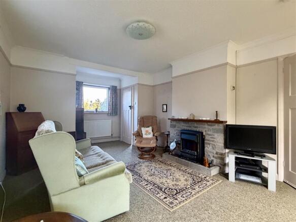 3 bed property, in Headbrook, £315,000