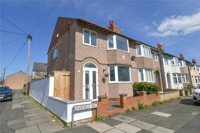 3 bed property, in Hadfield Avenue, £260,000