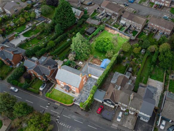 5 bed property, in Glen View, £795,000