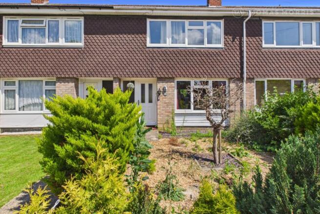 3 bed property, in Hurstingstone, £215,000