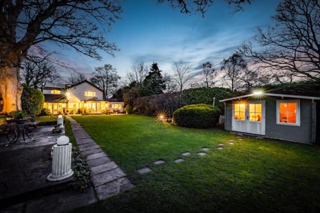 5 bed property, in Bridle Road, £1,050,000