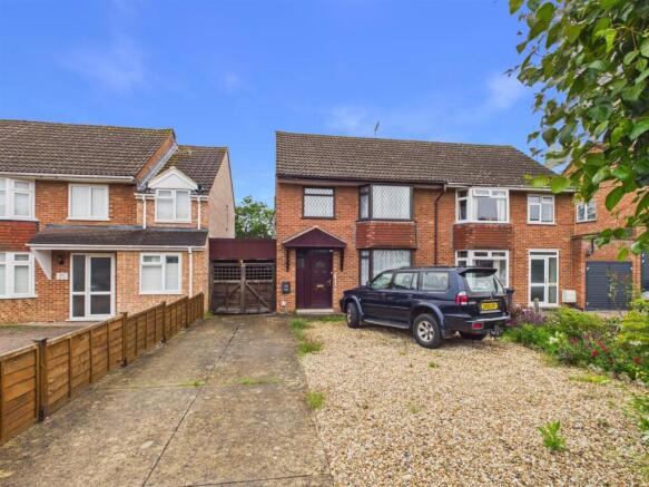 3 bed property, in Lynmouth Road, £300,000