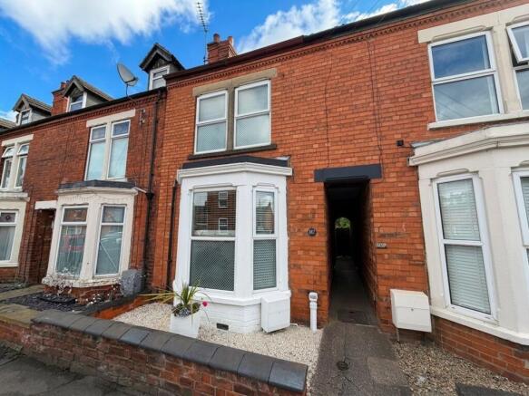 3 bed property, in Houghton Road, £200,000