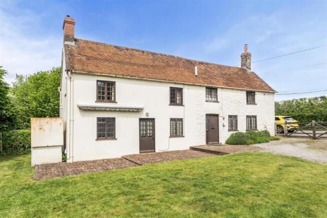 3 bed property, in Quarr, £350,000