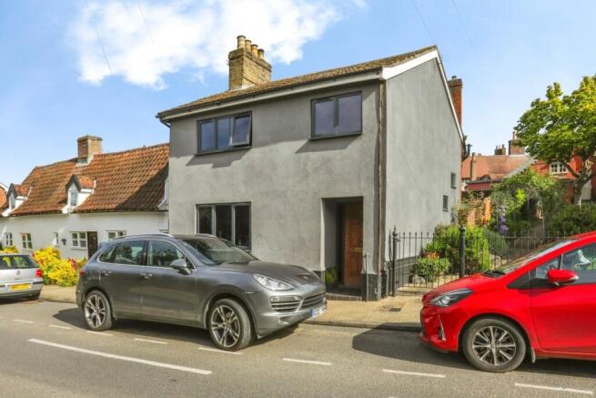 3 bed property, in Fore Street, £425,000