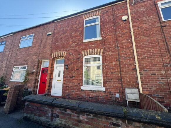 2 bed property, in Beech Street, £170,000