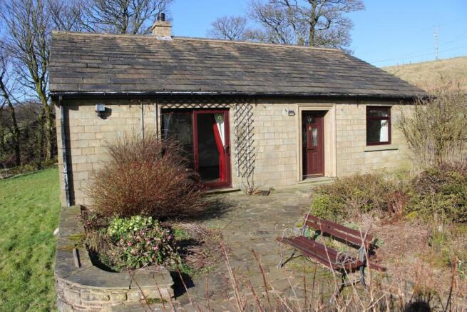 3 bed property, in Laund Lane, £425,000