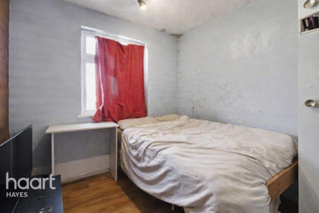 3 bed property, in Fairholme Crescent, £540,000