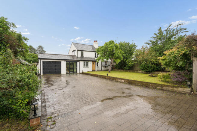 3 bed property, in Potten End, £700,000