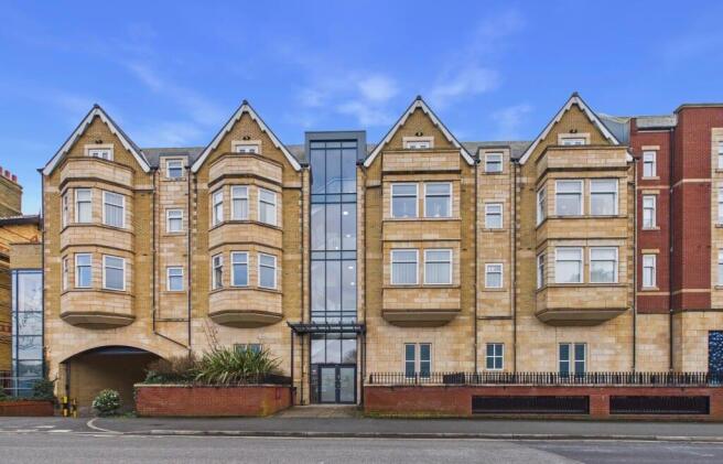 2 bed property, in St Georges Road, £165,000