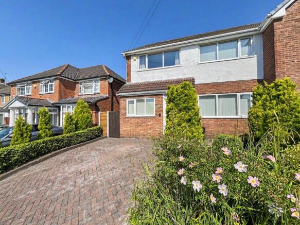 3 bed property, in Simister Drive, £335,000