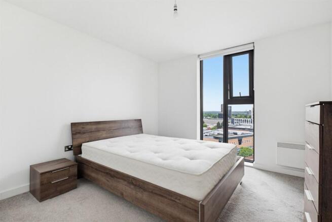1 bed property, in The Bank, £160,000