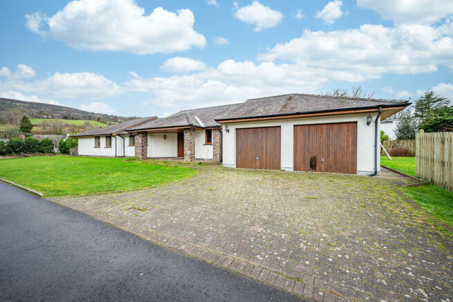 4 bed property, in Duffryn Road, £650,000