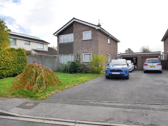 4 bed property, in Poynder Place, £359,950