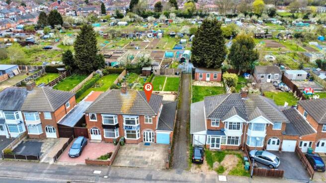 3 bed property, in Hillrise Avenue, £300,000