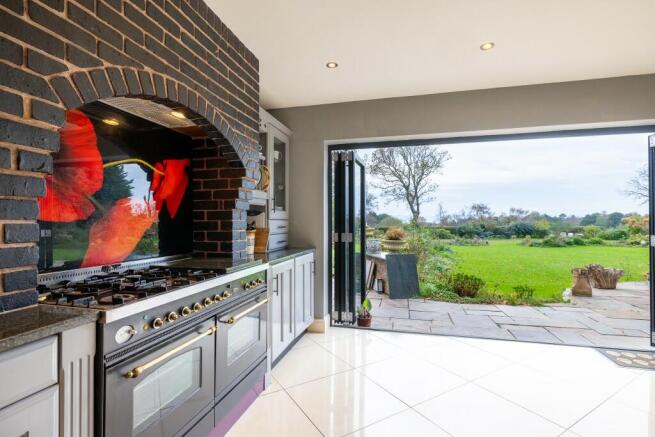 5 bed property, in Links Hey Road, £1,595,000