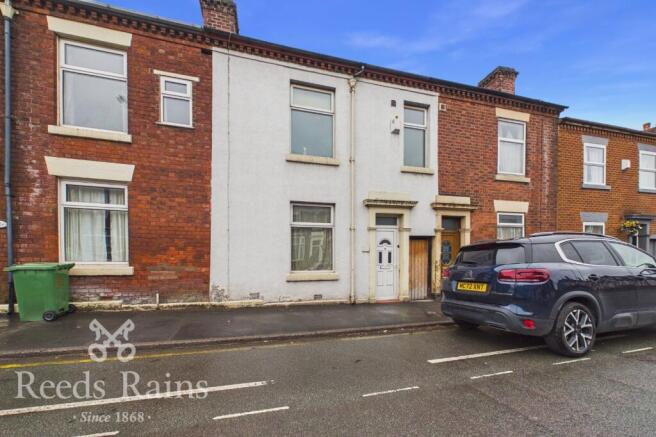 4 bed property, in Bolton Road, £155,000