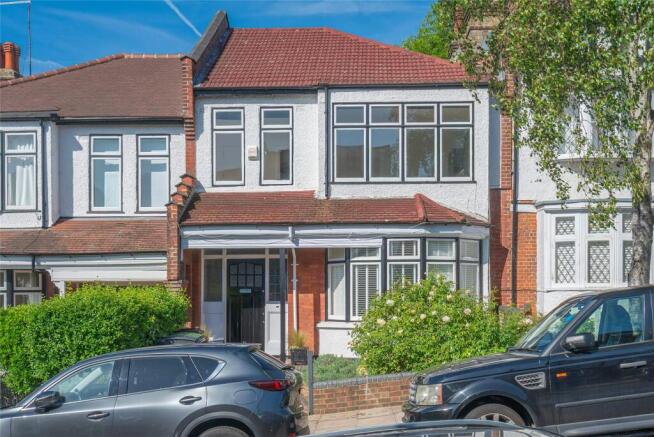3 bed property, in Linden Road, £1,325,000