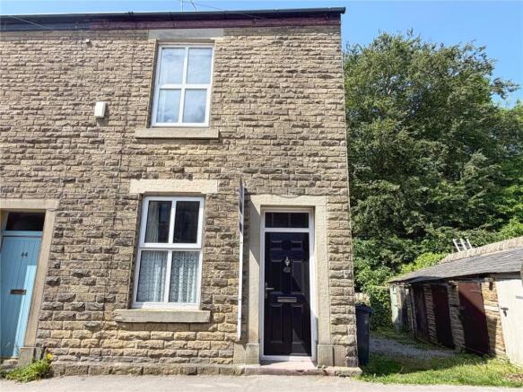 2 bed property, in Hague Street, £195,000