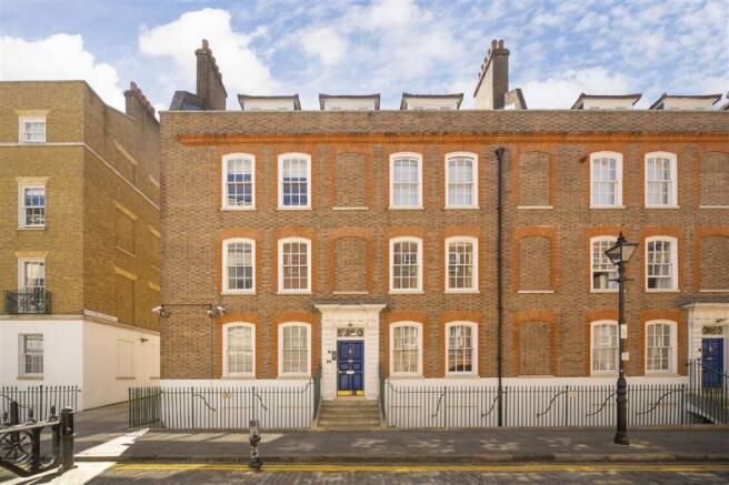 4 bed property, in Folgate Street, £1,325,000