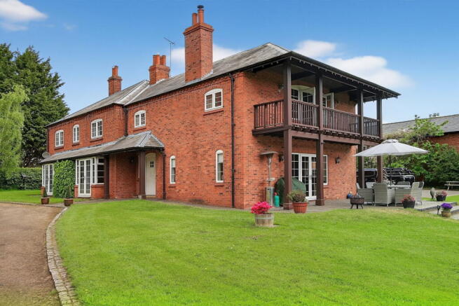 4 bed property, in Lower Lynbrook Farm, £5,000,000