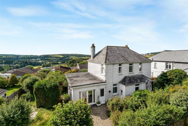 3 bed property, in Highbank Close, £450,000