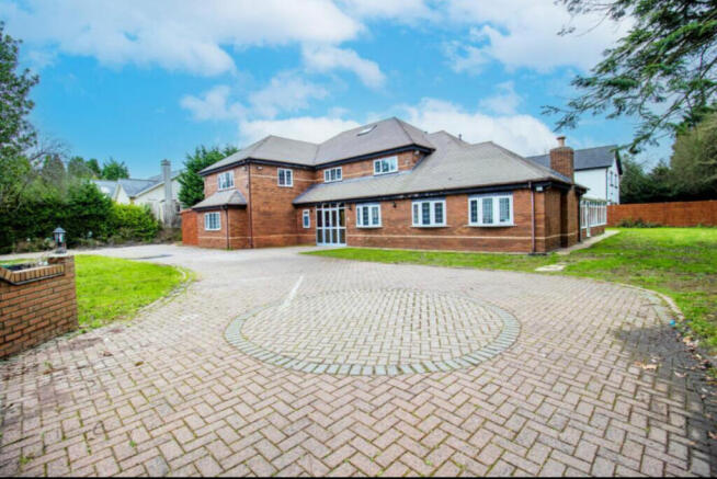 8 bed property, in Hasty Lane, £2,000,000