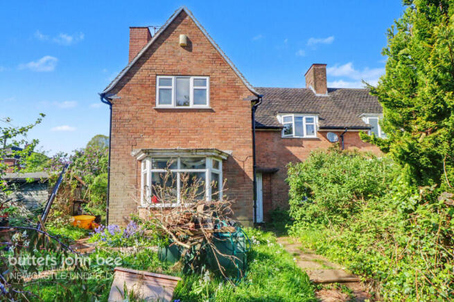 3 bed property, in Dartmouth Avenue, £200,000