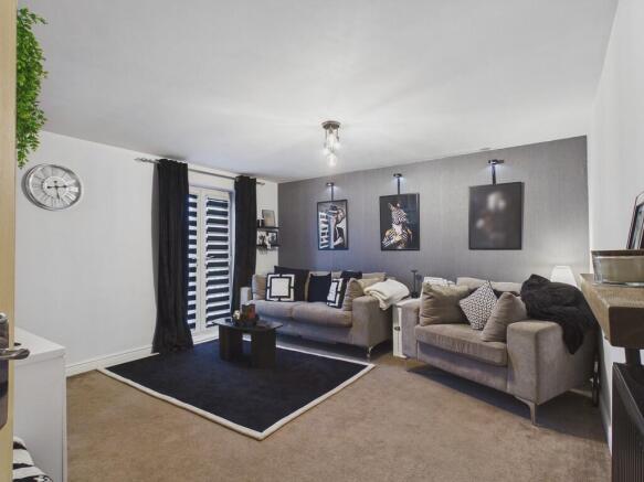 2 bed property, in Acorn Way, £110,000