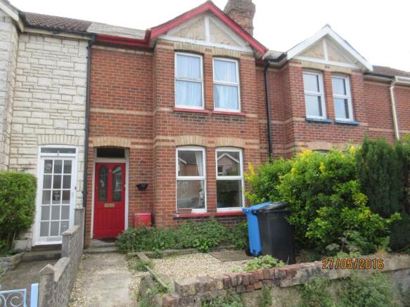 3 bed property, in Layton Road, £325,000