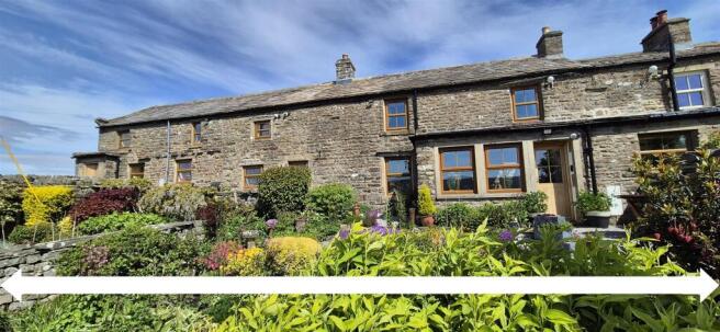 4 bed property, in Low Row, £575,000