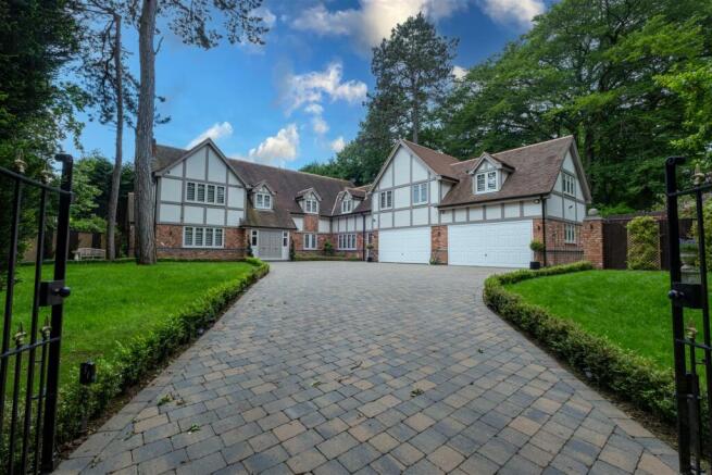 6 bed property, in Roman Road, £2,500,000