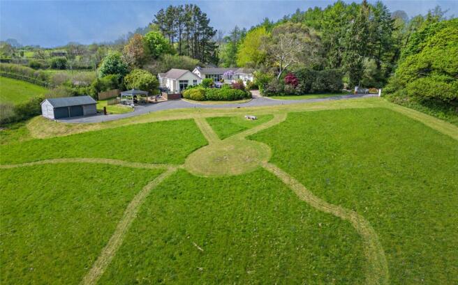 7 bed property, in Stepaside, £900,000