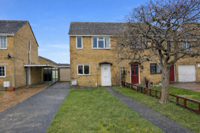 3 bed property, in Birch Road, £250,000