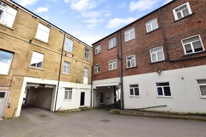 1 bed property, in Whingate, £33,000