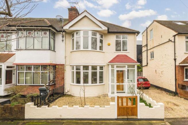 3 bed property, in Springvale Avenue, £750,000
