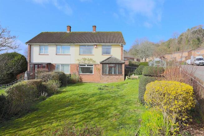 3 bed property, in Southwood Drive East, £350,000