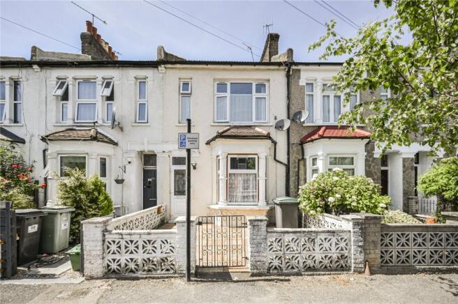 3 bed property, in Glenwood Road, £775,000