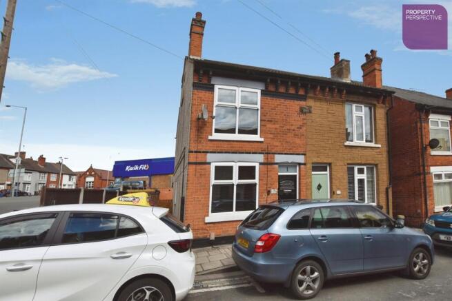 2 bed property, in Oak Tree Road NG17, £150,000