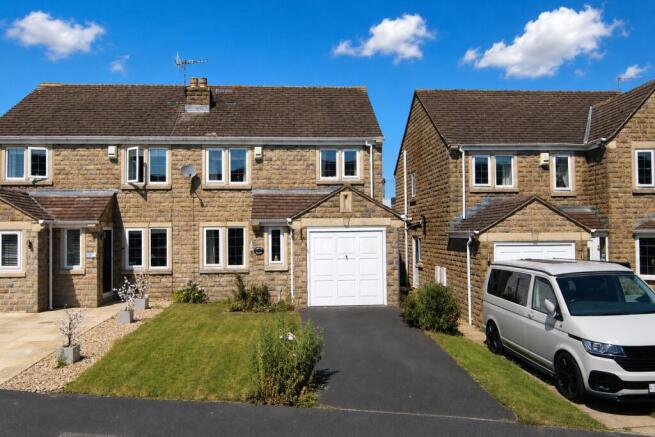 3 bed property, in Clayton Hall Road, £310,000