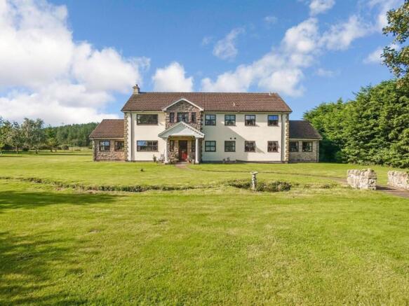 6 bed property, in Peth Head, £720,000