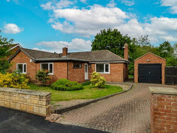 4 bed property, in Charles Way, £425,000