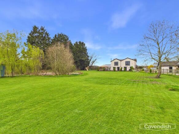5 bed property, in Commonwood, £1,150,000