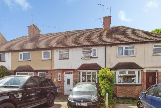 3 bed property, in Hagden Lane, £500,000