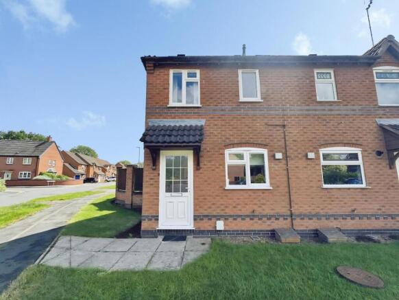 2 bed property, in Scalborough Close, £243,995