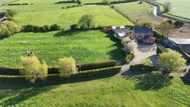 3 bed property, in Helsey, £795,000