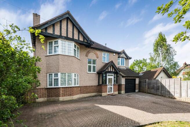5 bed property, in Banstead Road South, £1,250,000